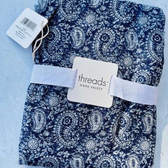 NWT - Threads Wool Scarf - Wrap - Paisley Navy - 72x28" - Picture 2 of 2